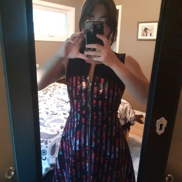 Dress - Picture 3 of 5